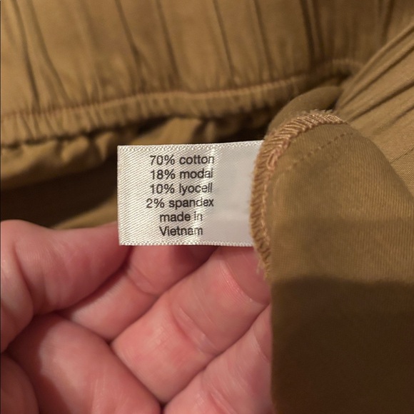 Lane Bryant Tan Capris size 22 - Picture 3 of 8